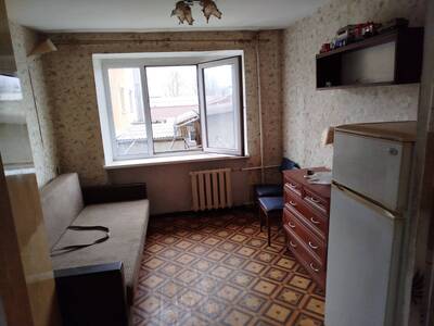 Продам комнату в коммуне 2/5, ул. Новикова/2 Застава