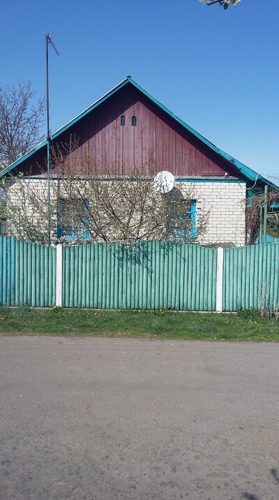 Оренда житлового будинку з хлівами і присадибною ділянкою