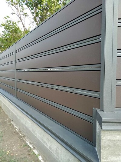 Забори жалюзі. Паркан ранчо. Ворота огорожа.