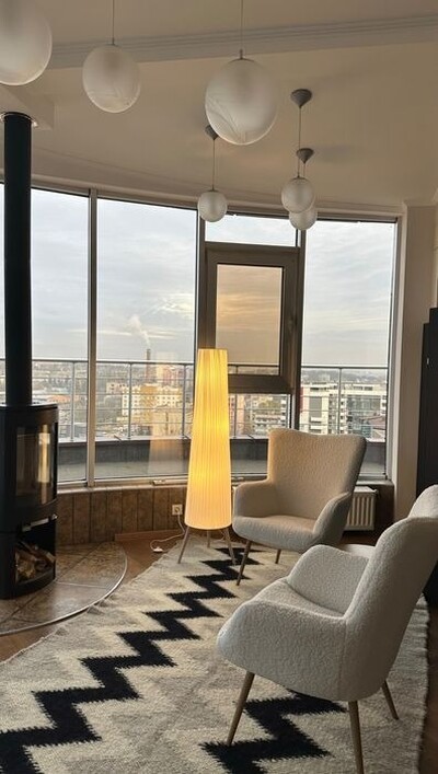 Здається в оренду квартира пентхаус з власною терасою район Майдану