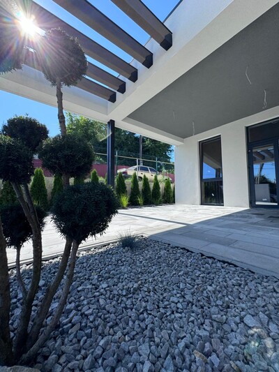 Продаж нового сучасного будинку