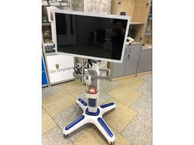 Інтраоральний сканер зі стійкою