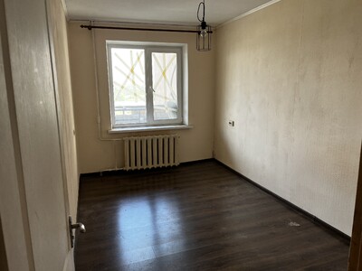 Продам трехкімнатну квартиру на ж.м. Перемога-1