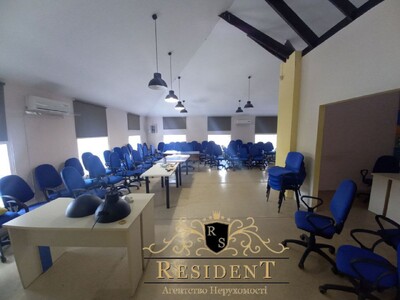 Офіс в центрі міста. 200 м2, опен спейс. . 44 поверх.