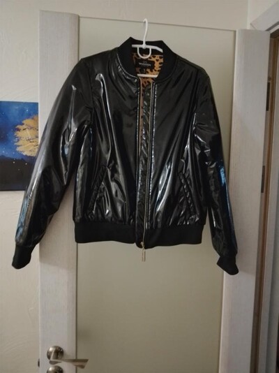 ЧЕРНЫЙ ЛАКИРОВАННЫЙ БОМБЕР / Леопард внутри! Размер М