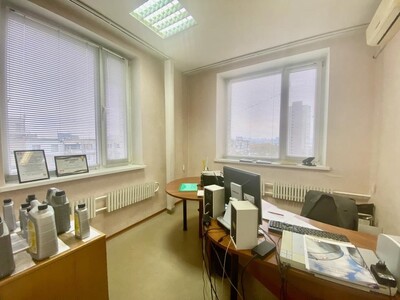 Офіс на Лівом березі район МК Дональдс.