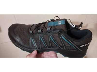 Кроссовки Salomon р. 45 новые продам