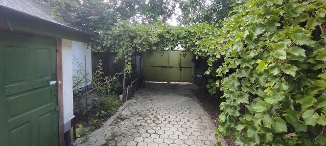 Продам окремий будинок 60 кв.м + 4.3 сот. землі р-н Янтарної