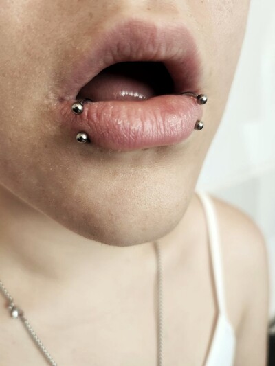 ПІРСИНГ: вуха, мочки, хрящі