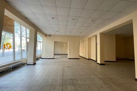 Продаж торгового приміщеня в центрі міста