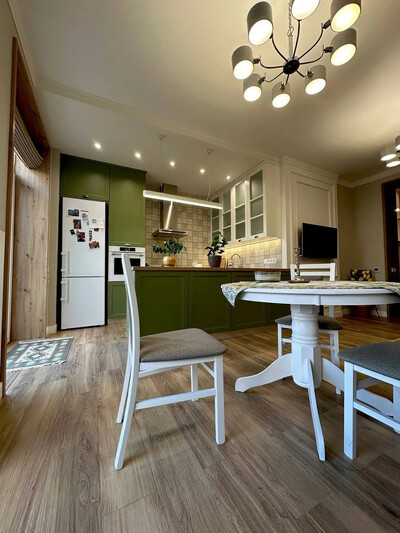 продам 3 ком. квартиру с евроремонтом  в клубном доме.