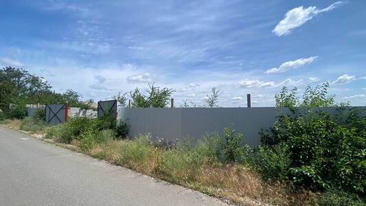 Продаётся участок под жилую застройку в живописном месте — Старые Кодаки, ул. Школьная 73!