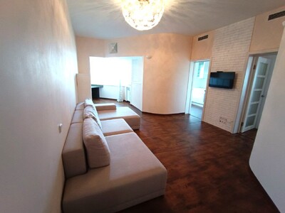 Продам 3 комнатную квартиру, Тополь-1