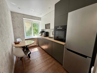 Продам 2 кімнатну квартиру з евроремонтом жм Тополя -2