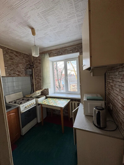 Продам 3 комнатную квартиру на пр. Науки ( Гагарина) 102