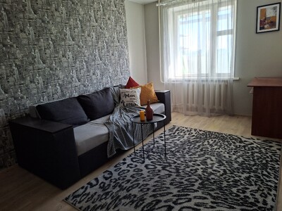 Продам 2 к.квартиру на вул.Слобожанска(8 Березня)