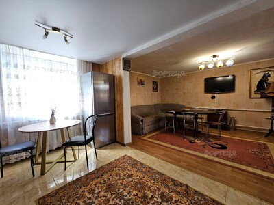 Продаж житлового будинку у Підгородному, поруч школа