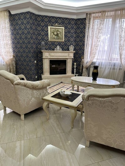 Продам шикарний 2-поверховий будинок з басейном, власним берегом та причалом с. Піщанка