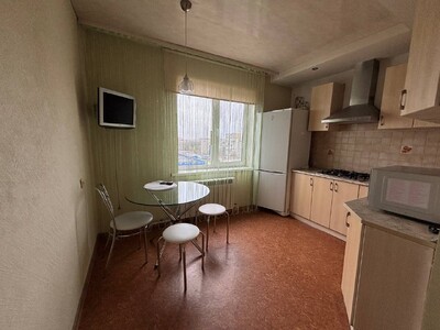 Сдам 1-комнатную квартиру на Тополь-1, район “Терра”.