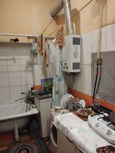 1 кімнат. Простора 37 м.кв., Автономка