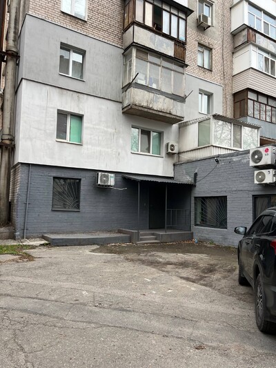 Оренда офісу з окремим входом 100 м² — готовий до роботи