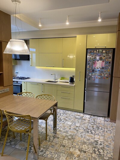 продам 4 комнатную квартиру, район рабочей, газовое отопление