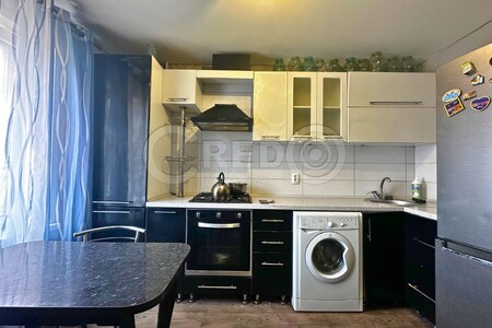 Продаж 1-но кімнатної квартири, частково мебльована, Східний-1