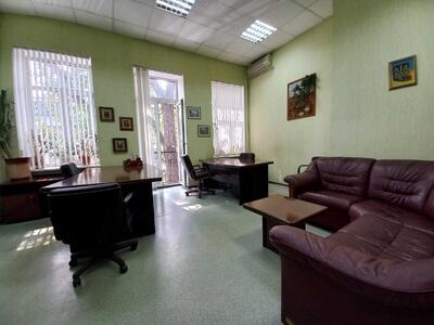 Сдам долгосрочно офисное помещение Днепр, Центральный, Моссаковского, 2а