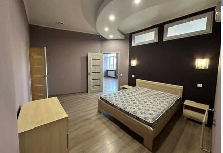 Продам 3-к квартиру Дніпро, Центральний, пр. Дмитра Яворницького, 72а