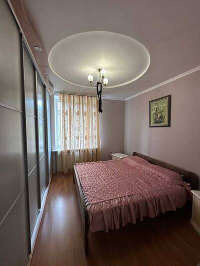 Продам 2-к квартиру Дніпро, Центральний, Дмитра Яворницького, 33