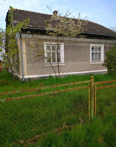 Продається житловий будинок у мальовничому селі Прикарпаття