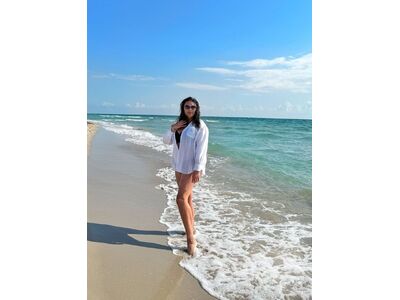 Львів. Сімейна пара шукає знайомство з чоловіком для зустрічей.