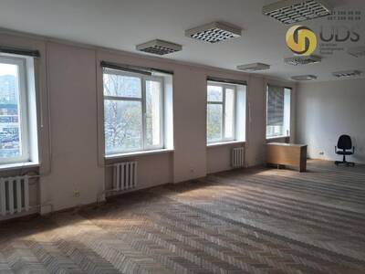 Оренда на вул. Червоної Калини, 35 офіс на 69,6 м², від власника