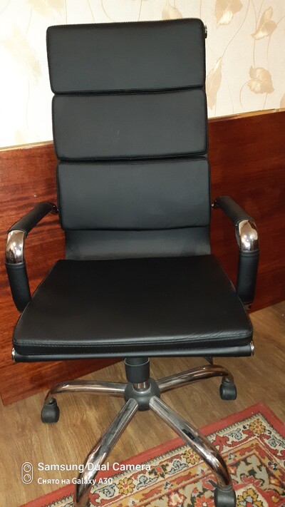 Продам кресло руководителя новое чёрного цвета