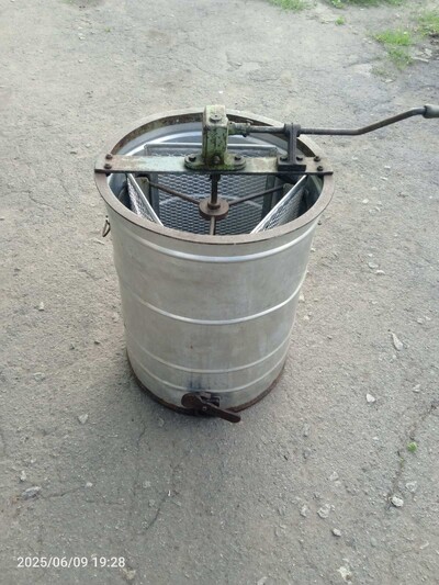 Медогонка Вживана в хорошем состоянии