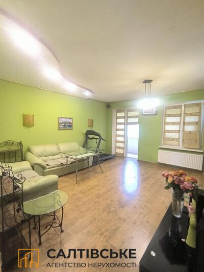 152-ЮЛ Продам 3 комнатную квартиру в Центре Научная