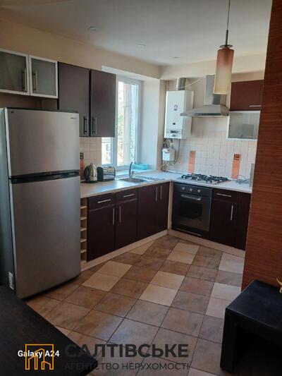 156-ЕМ Продам 2 комнатную квартиру в центре Тринклера 24