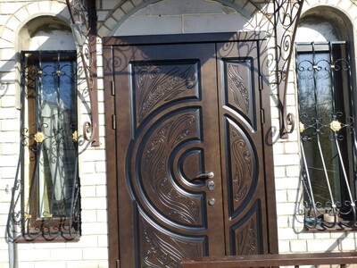 Вхідні двері у квартиру, приватний будинок. Будь-яка складність та оздоблення. Під замовлення.