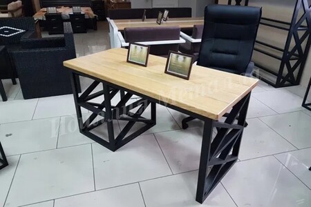 Металева меблі у стилях лофт, модерн, індастріал та для саду- столи, крісла, тумби, ліжка, дзеркала.