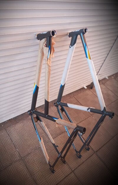 Велосипедная рама 28 дюймов Женская , Мужская Украина Люкс