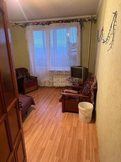 Здається  3 кімнатна квартира  Холодна гора