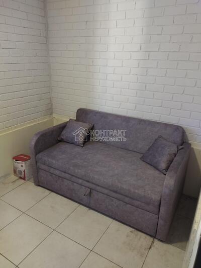 Продам гостинку,район універмаг Харків