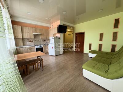 Продаж евро-двушка вул Дмитрівська 19 Полтавський Шлях 72 м2