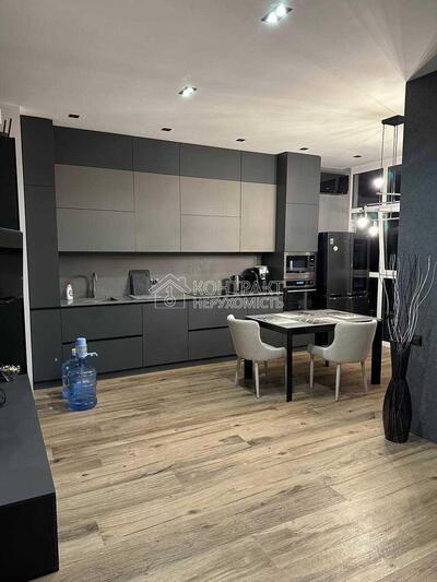 Сдам в долгосрочную аренду  2-х комнатную квартиру в ЖК Ключ .