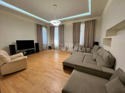 3-х ком.кв. на пл. Поэзии