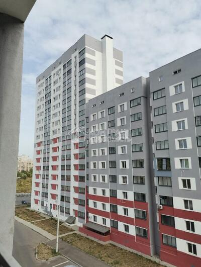 продам   квартиру м. Героев труда \\м.Киевская