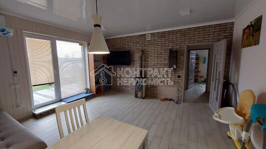 Новий сучасний будинок з гаражем і навісом, на 12 с землі