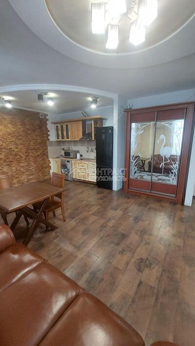 Аренда 2-х комн кв студия Грековская 5