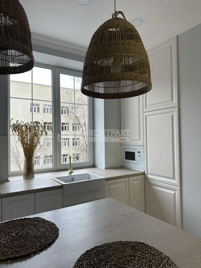 Продаж 3 к.кв. вул  Ярослава Мудрого,  Центр