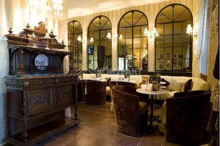 Здам Кав'ярняю в Центрі